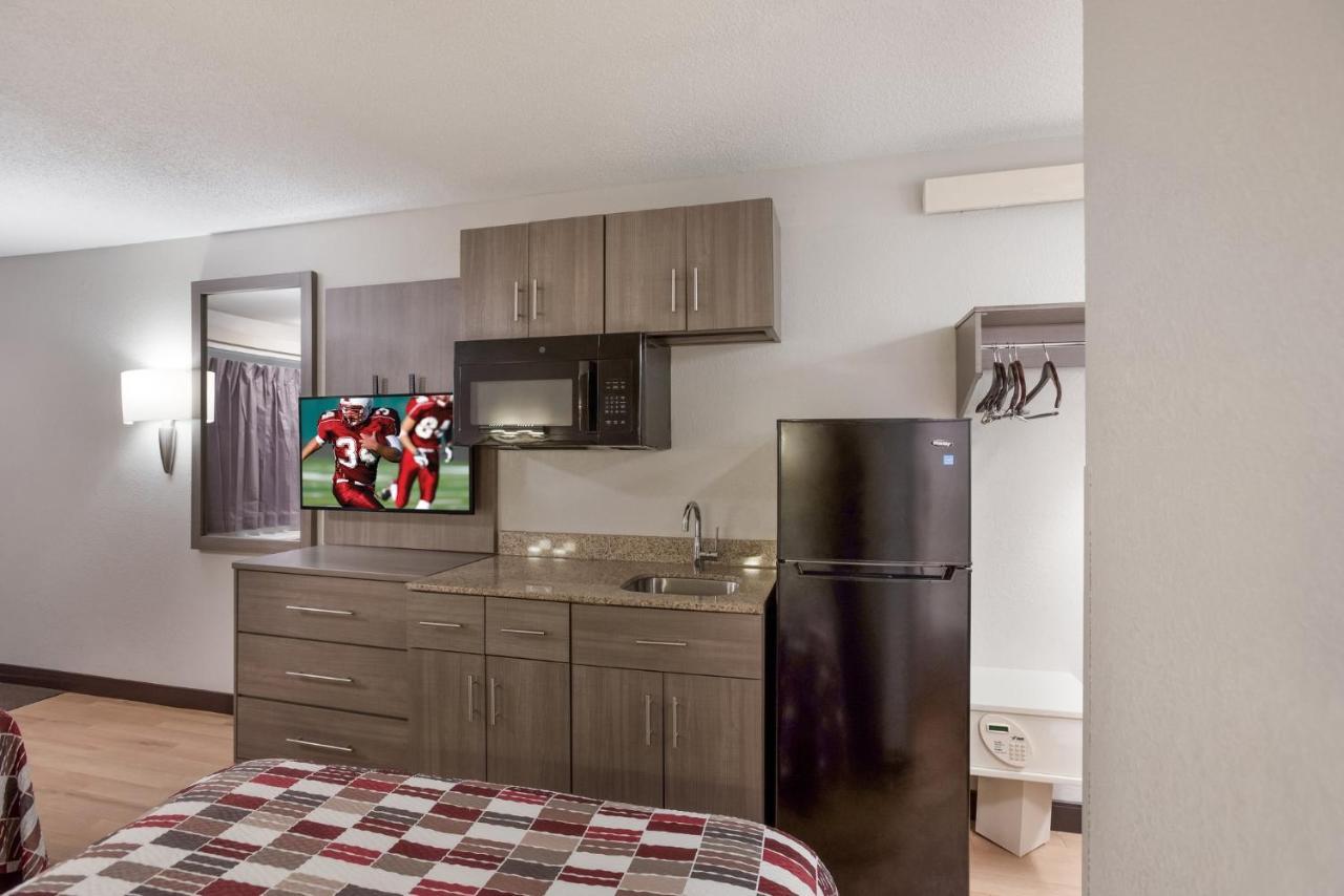 Red Roof Inn Philadelphia - Тревоус Екстериор снимка