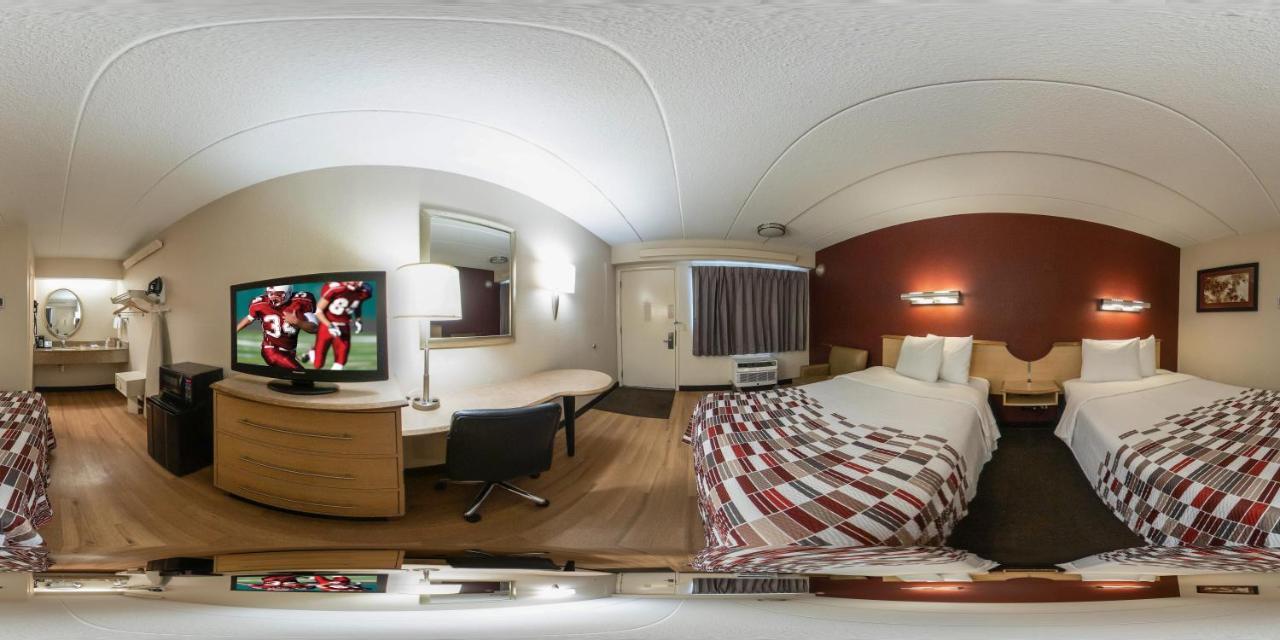 Red Roof Inn Philadelphia - Тревоус Екстериор снимка