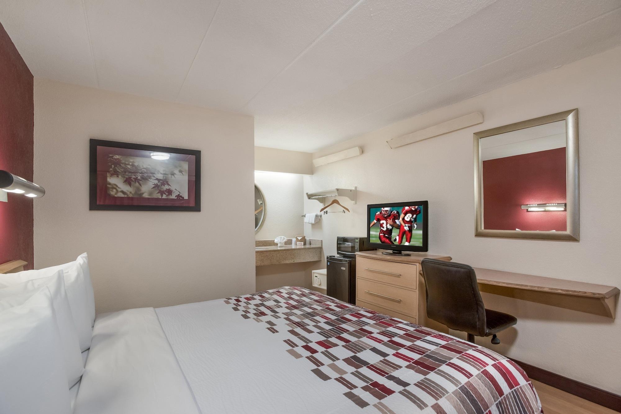 Red Roof Inn Philadelphia - Тревоус Екстериор снимка