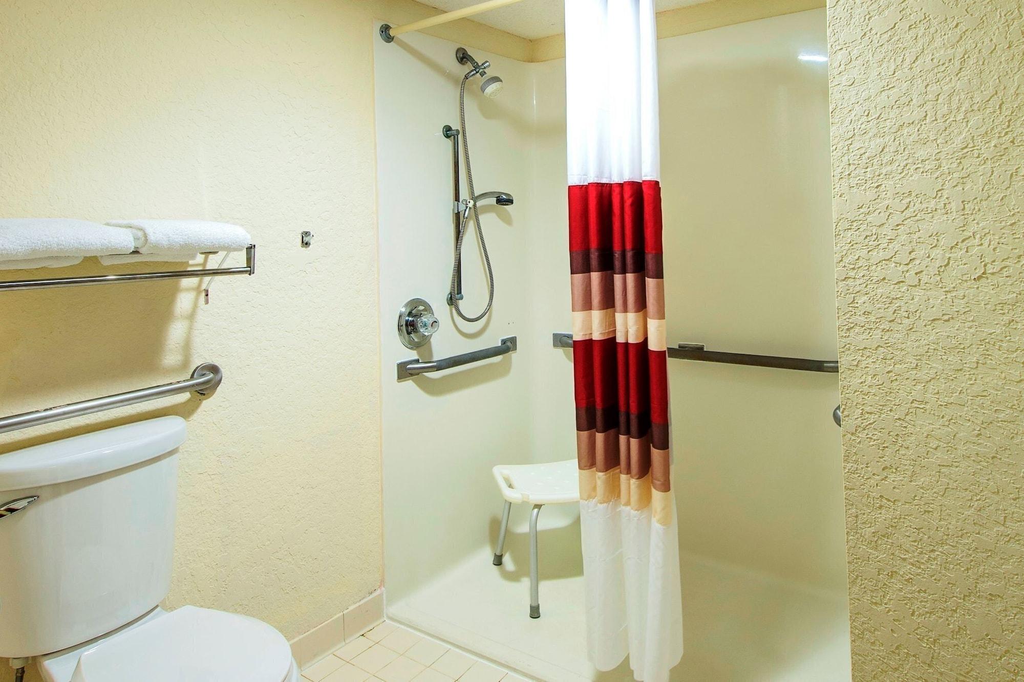 Red Roof Inn Philadelphia - Тревоус Екстериор снимка