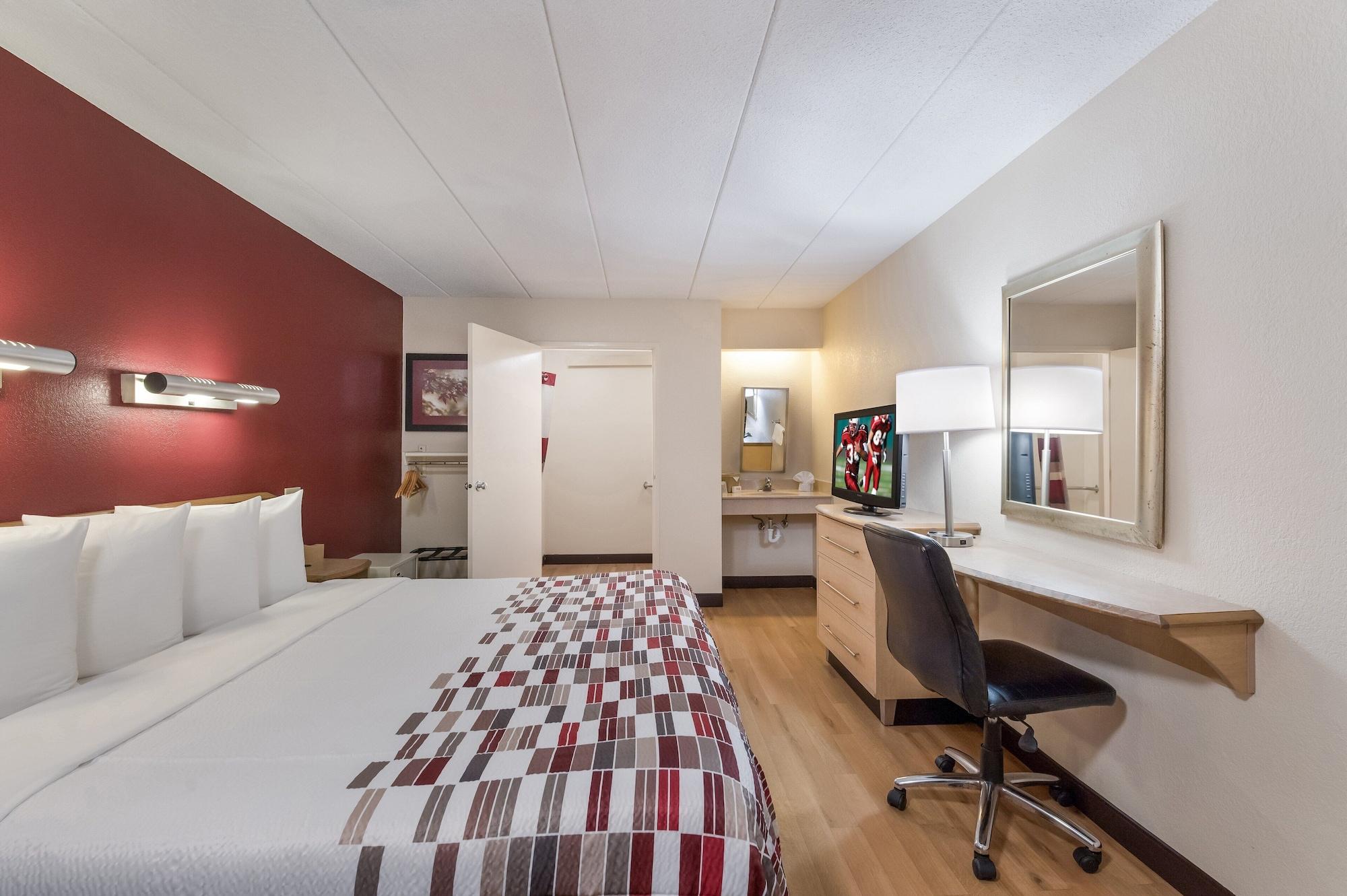 Red Roof Inn Philadelphia - Тревоус Екстериор снимка