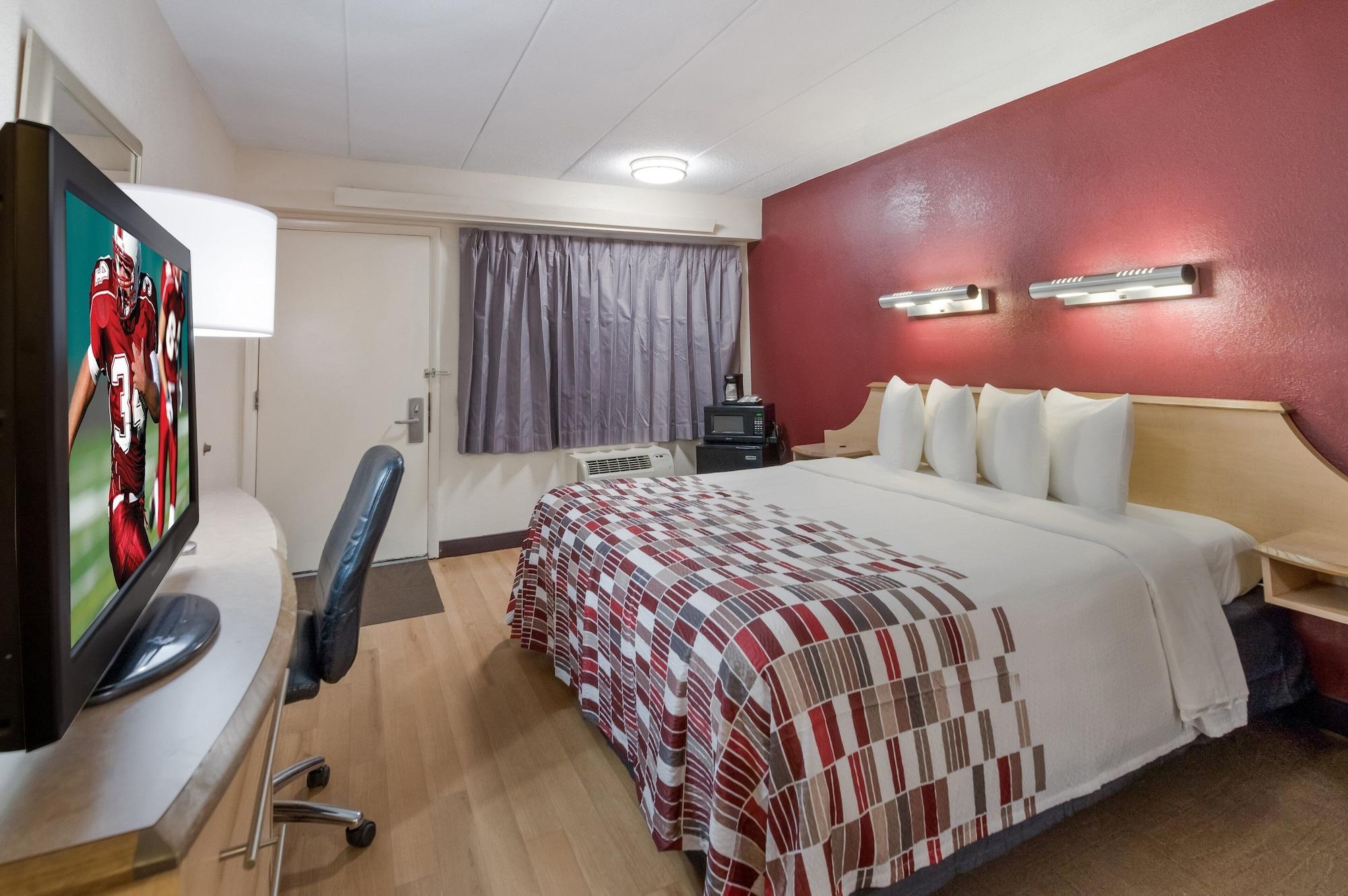Red Roof Inn Philadelphia - Тревоус Екстериор снимка