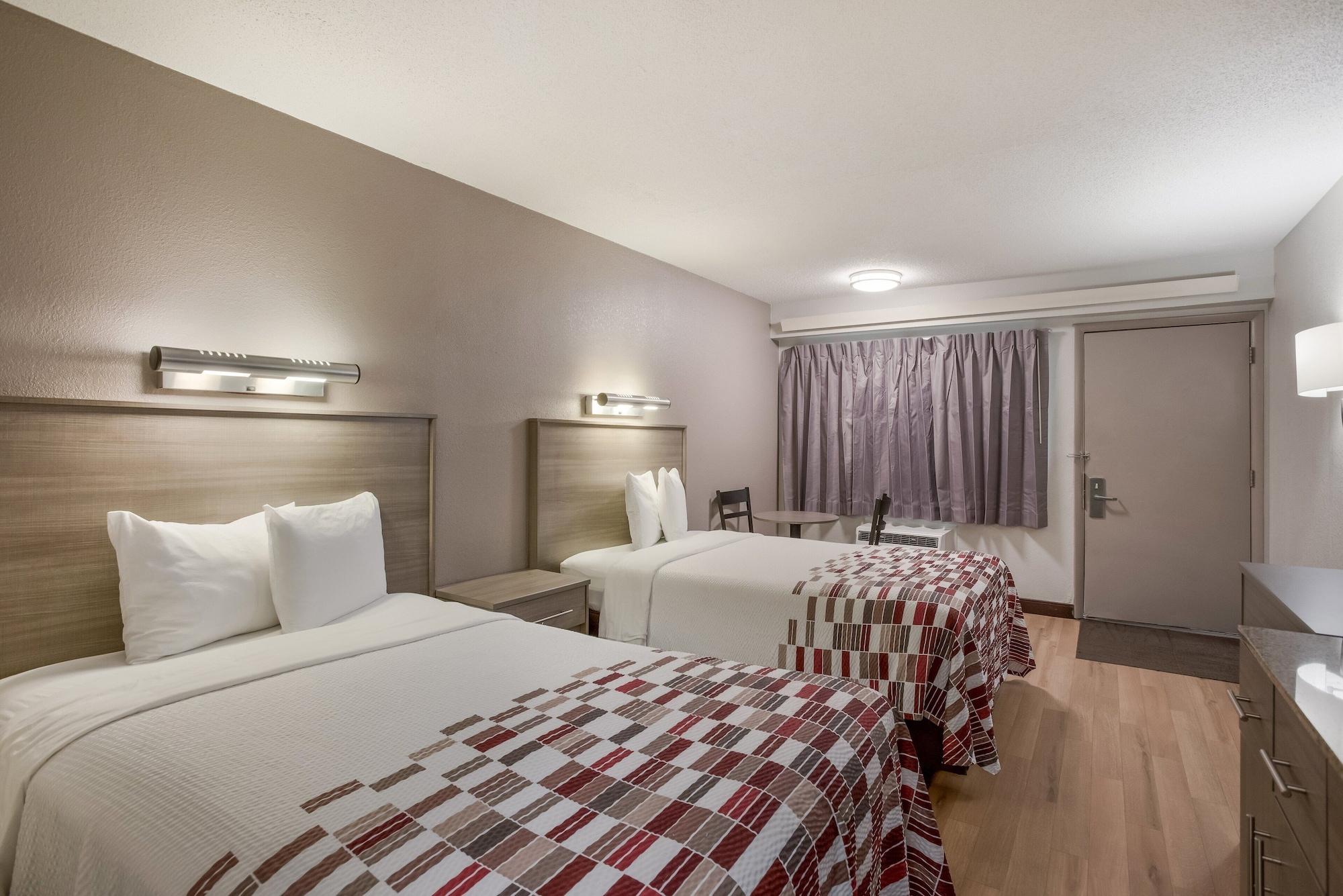 Red Roof Inn Philadelphia - Тревоус Екстериор снимка