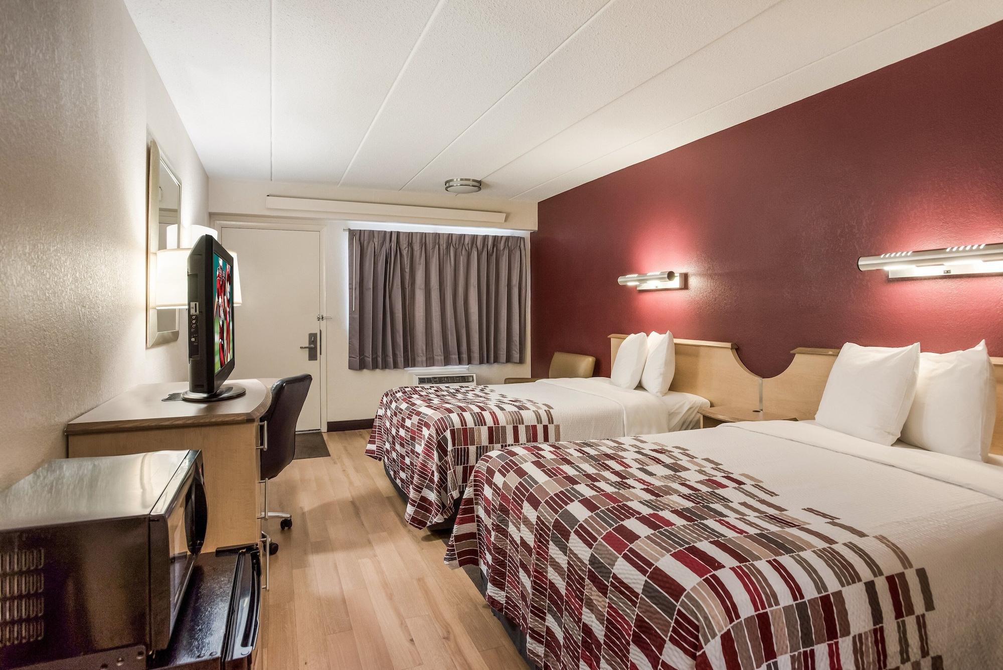 Red Roof Inn Philadelphia - Тревоус Екстериор снимка