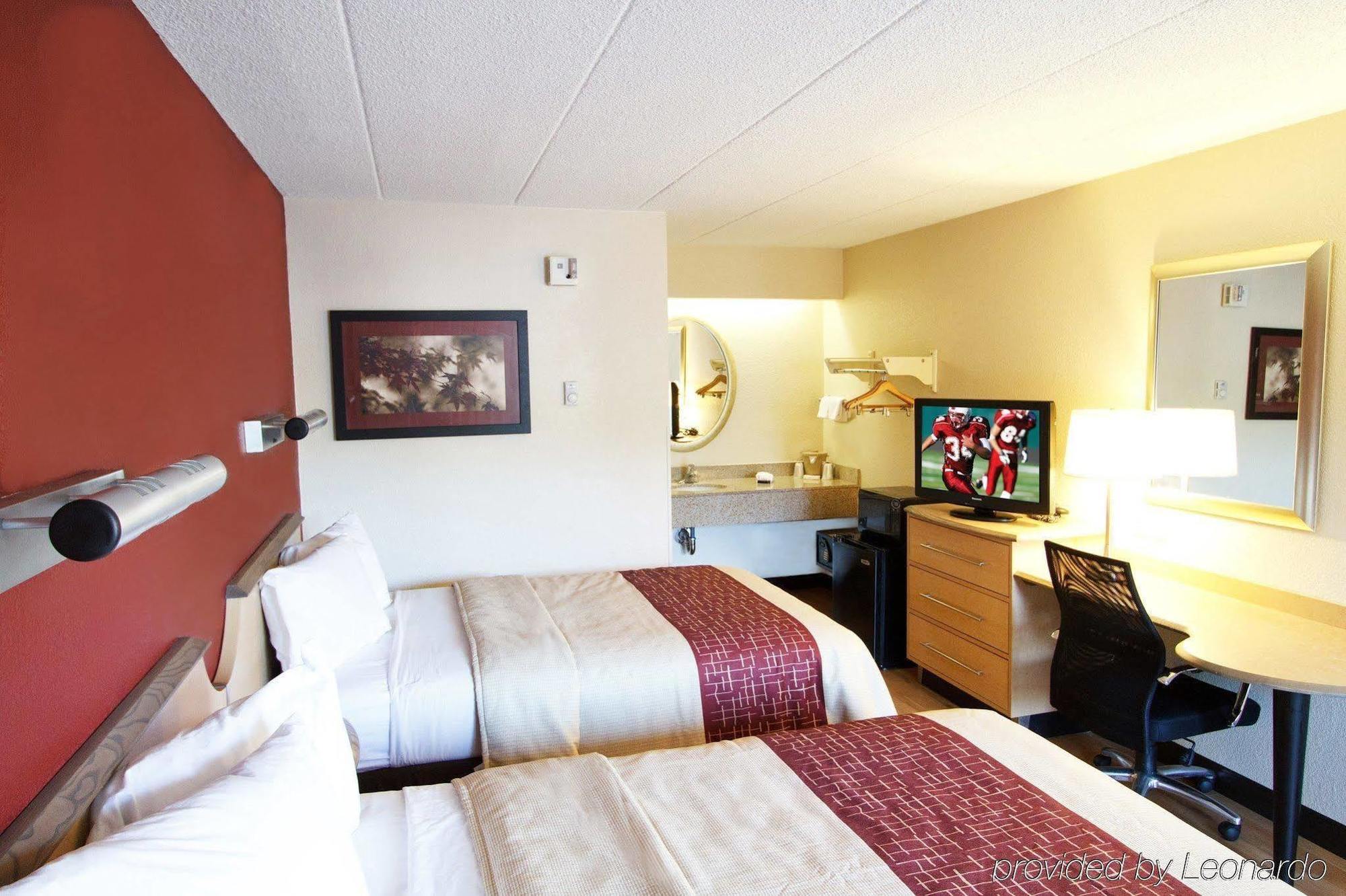 Red Roof Inn Philadelphia - Тревоус Екстериор снимка