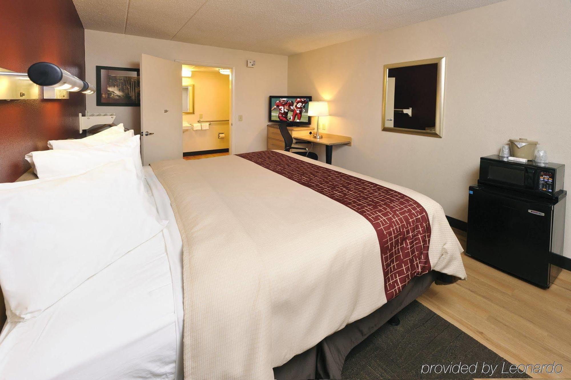 Red Roof Inn Philadelphia - Тревоус Екстериор снимка